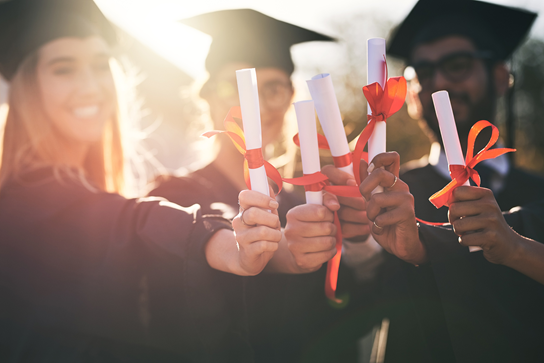 2021年加拿大大学学费报告公布.png 2021年加拿大大学学费报告公布.png